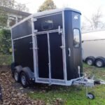Van para caballos Ifor Williams HB 506 Comfort – 2 plazas