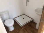Cabaña Pequeña ‘BaseCamp’ – Refugio Moderno de 15m² (6×2.5m) - Imagen 2