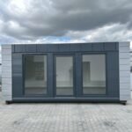 Módulo Habitacional 8×3 Metros con Paneles Aislantes PIR