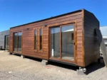 Cabaña Modular Jocsan 8×3 m – Un espacio completo con dormitorio, baño y cocina