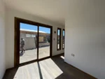 Cabaña Modular Jocsan 8×3 m – Un espacio completo con dormitorio, baño y cocina - Imagen 2